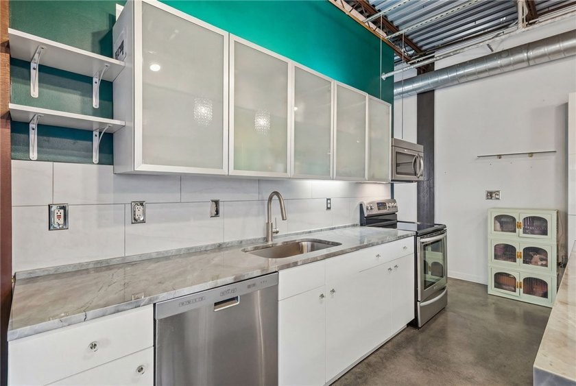 Stunning 2 story condo Nestled in the Heart of Pittsburgh's - photo 25