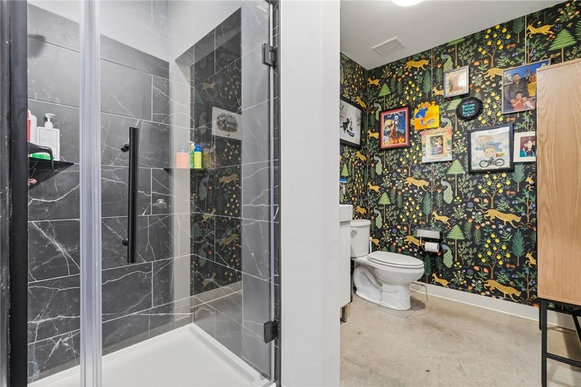 Stunning 2 story condo Nestled in the Heart of Pittsburgh's - photo 33