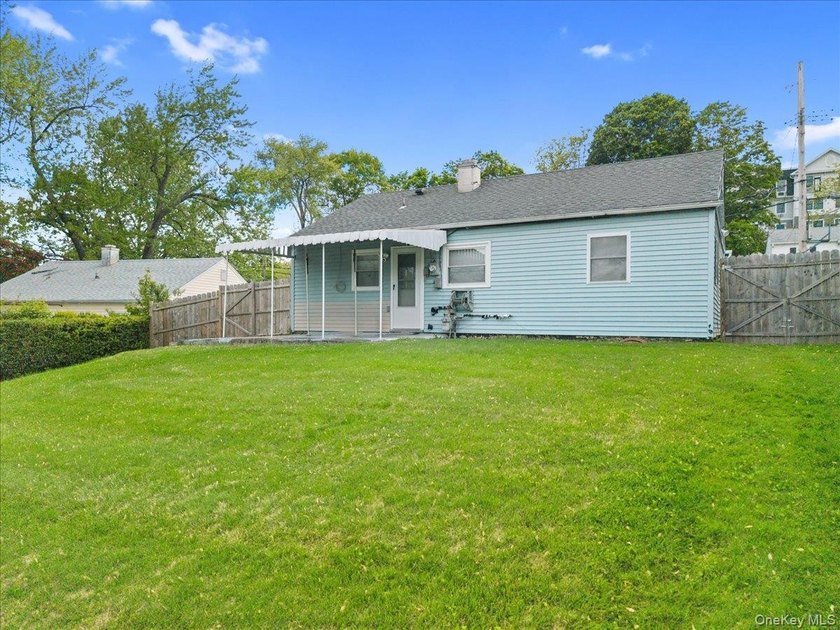 Set on a quiet cul-de-sac in one of the area's most convenient - photo 4
