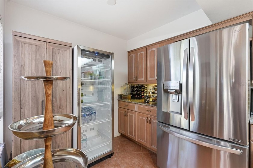 Welcome to this beautifully maintained two-bedroom, two-bathroom - photo 11