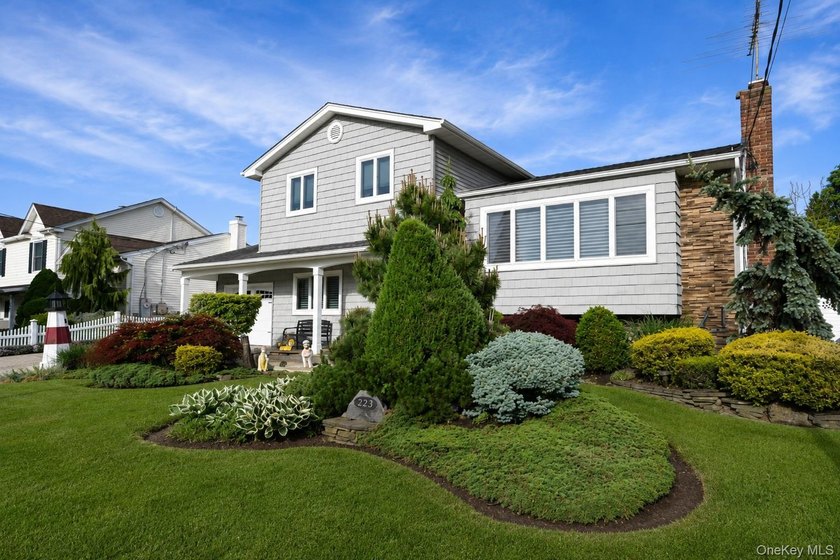 Opportunity awaits in this beautifully maintained multi level - photo 3