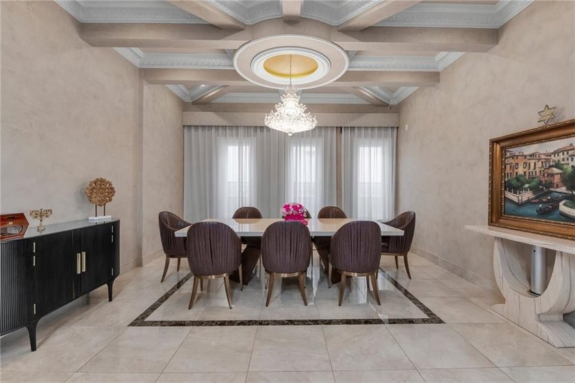 WELCOME TO 360 WHITMAN DR AN ARCHITECTURAL MASTERPIECE IN - photo 4