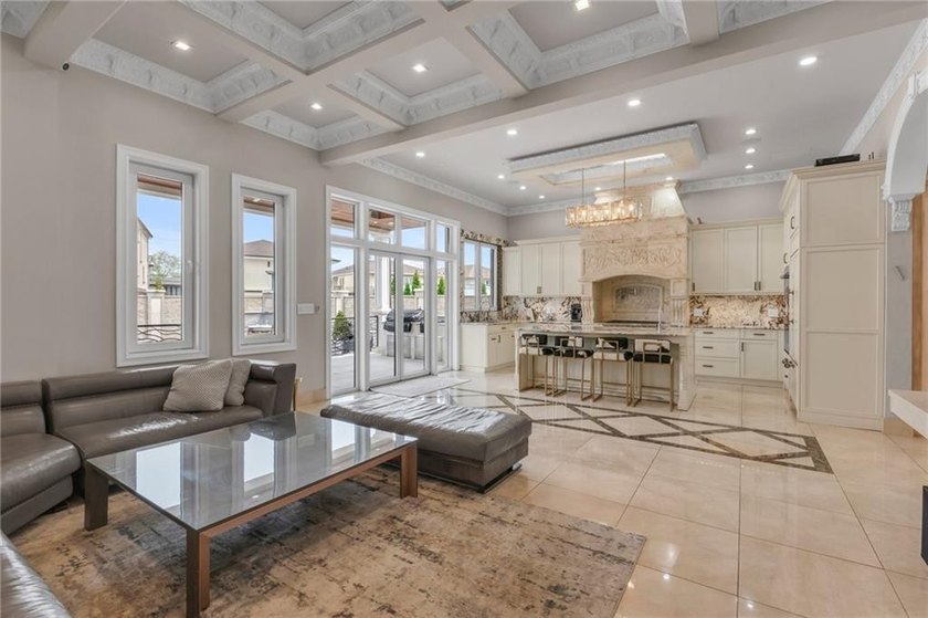 WELCOME TO 360 WHITMAN DR AN ARCHITECTURAL MASTERPIECE IN - photo 8