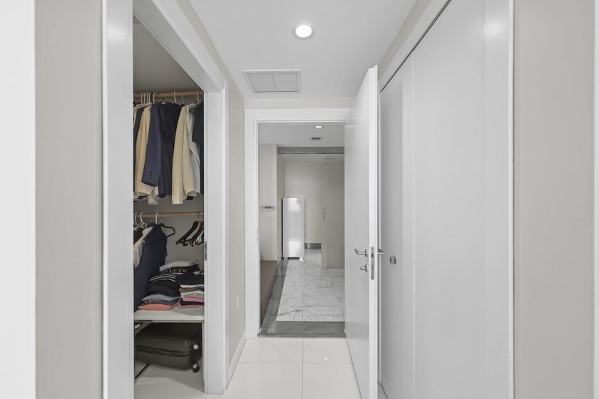 Welcome to Residence 3909 at the prestigious Epic Residences - photo 18