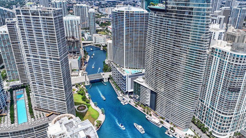 Welcome to Residence 3909 at the prestigious Epic Residences - photo 26
