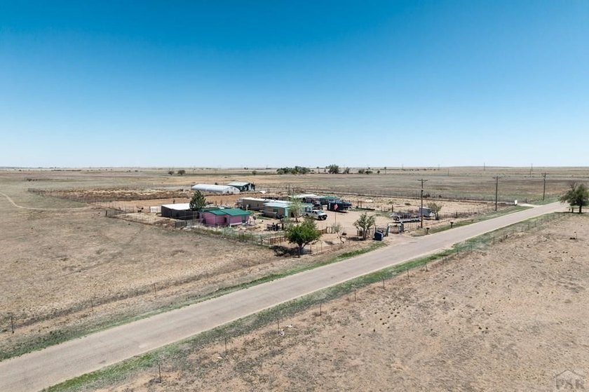 Rare opportunity to own an expansive 40-acre property featuring - photo 31
