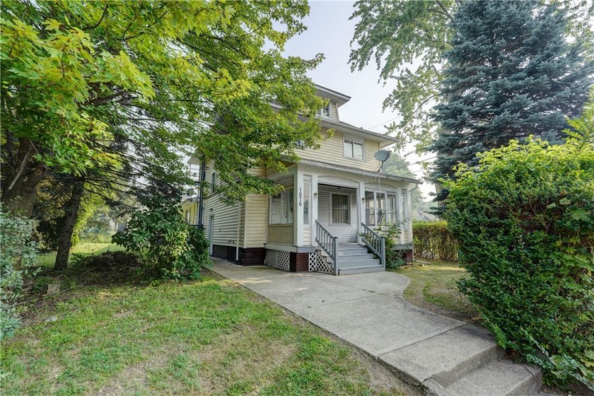 **Group showings only Saturday 7/25 11 AM to 12:30 PM, Monday - photo 2