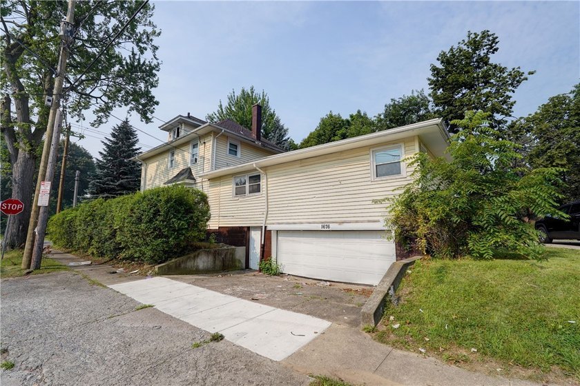 **Group showings only Saturday 7/25 11 AM to 12:30 PM, Monday - photo 5