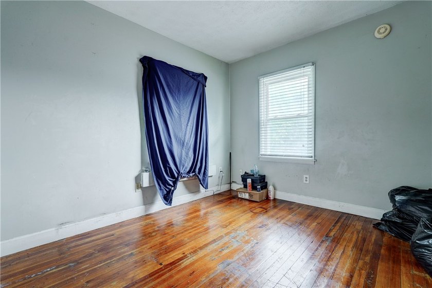 **Group showings only Saturday 7/25 11 AM to 12:30 PM, Monday - photo 6
