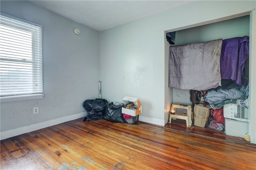 **Group showings only Saturday 7/25 11 AM to 12:30 PM, Monday - photo 7