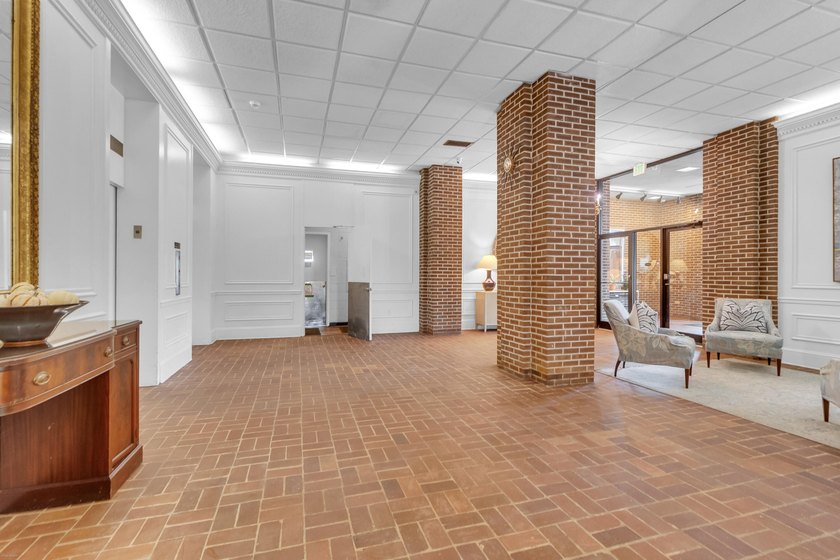Turn-key condo across from the Charleston City Marina! This - photo 29