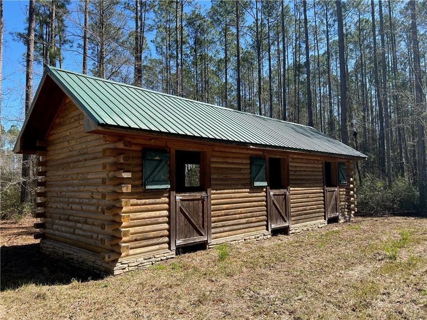 This stunning 7 acre property located within the 2,100 acre - photo 9