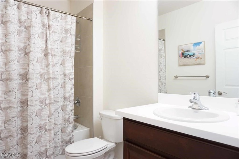 Welcome to your dream abode! Located in a developing part of - photo 9