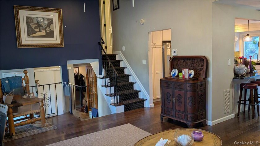 Welcome to this good looking 5 bedroom, 3 level colonial which - photo 15