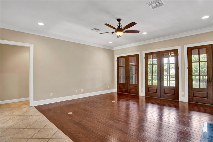 Experience the perfect blend of luxury, comfort, and outdoor - photo 18