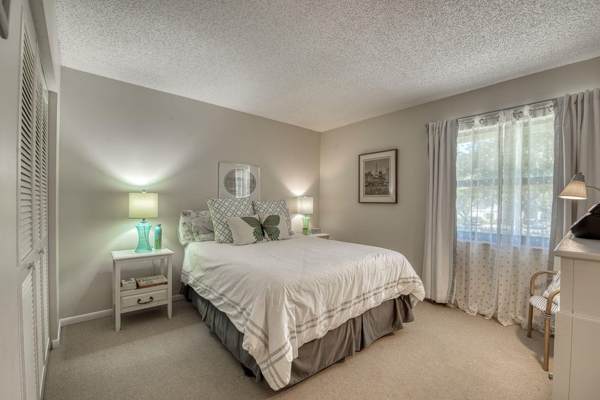 Welcome to this thoughtfully updated home on the second floor - photo 18