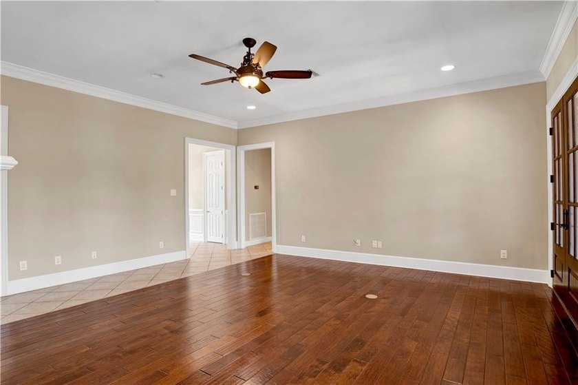 Experience the perfect blend of luxury, comfort, and outdoor - photo 21