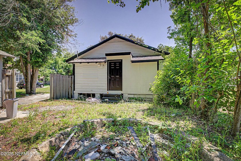 Opportunity meets convenience with this fully renovated 3 bed, 2 - photo 22