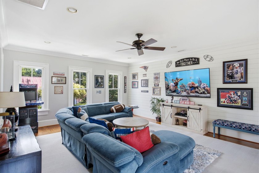 Welcome to this beautifully crafted 5-bedroom, 5.5-bath - photo 23