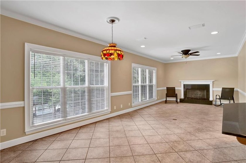 Experience the perfect blend of luxury, comfort, and outdoor - photo 23
