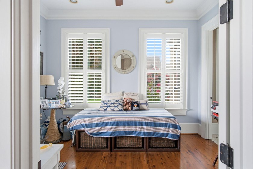 Welcome to this beautifully crafted 5-bedroom, 5.5-bath - photo 31