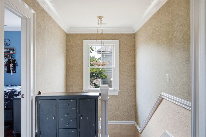 Welcome to this beautifully crafted 5-bedroom, 5.5-bath - photo 35