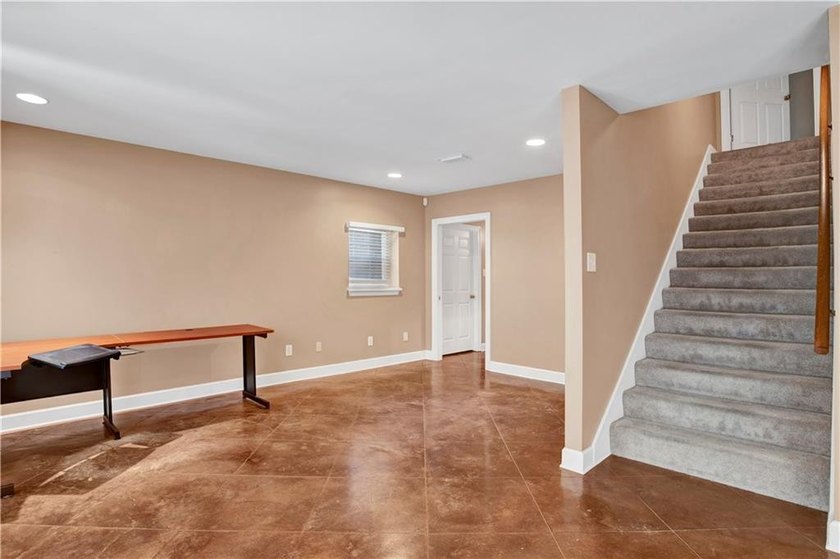 Experience the perfect blend of luxury, comfort, and outdoor - photo 40