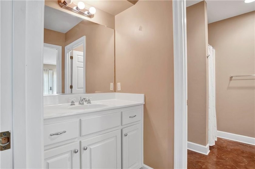 Experience the perfect blend of luxury, comfort, and outdoor - photo 43
