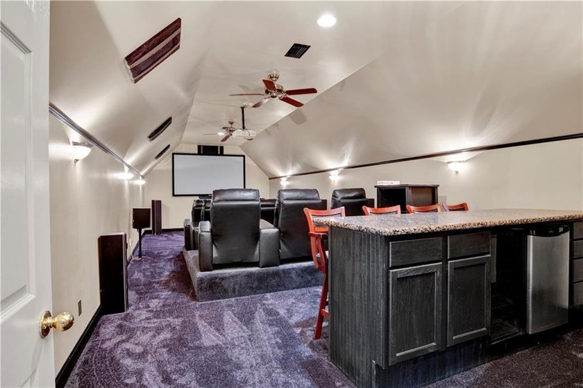 Experience the perfect blend of luxury, comfort, and outdoor - photo 44