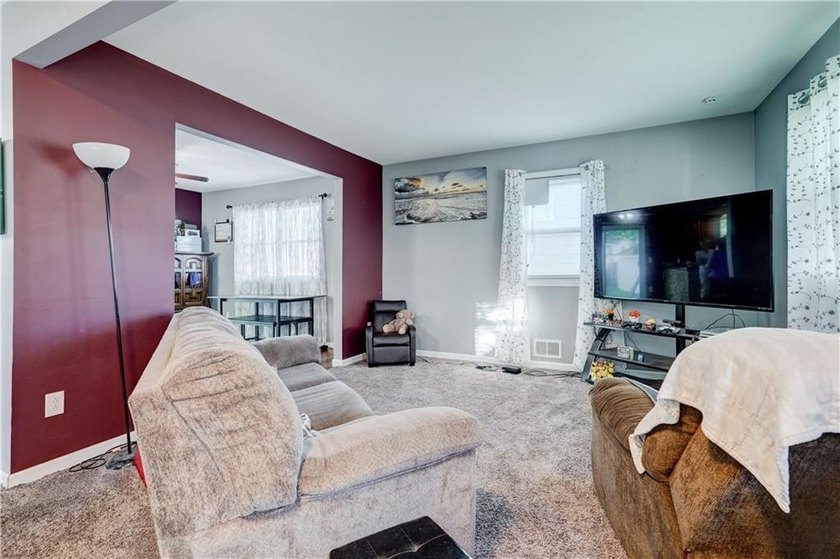 -NO DELAYED NEGOTIATIONS- This charming home has been - photo 7