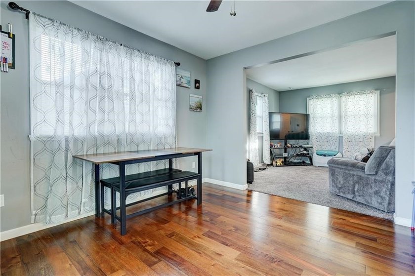 -NO DELAYED NEGOTIATIONS- This charming home has been - photo 10