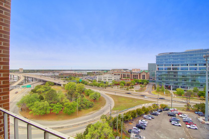 Turn-key condo across from the Charleston City Marina! This - photo 17
