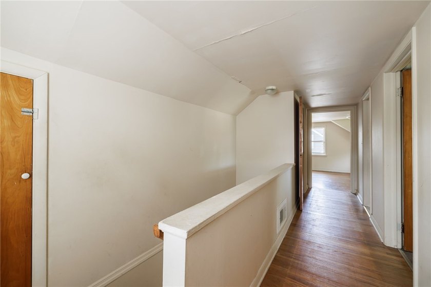 Welcome to this spacious Cape Cod, ideally located in a - photo 16