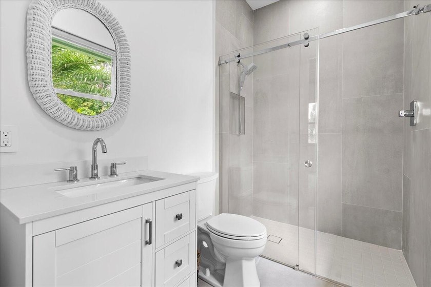 This beautiful home built in 2022 then massively upgraded in - photo 17