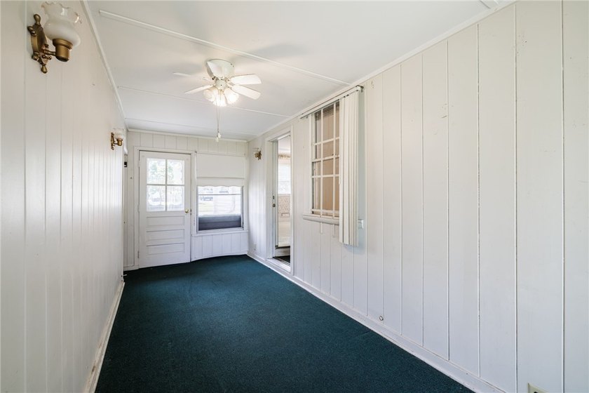 Welcome to this spacious Cape Cod, ideally located in a - photo 22