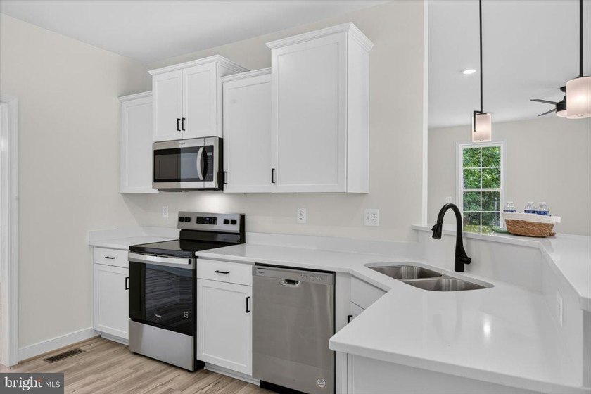 Builder incentive available! Qualified buyers may receive a - photo 22