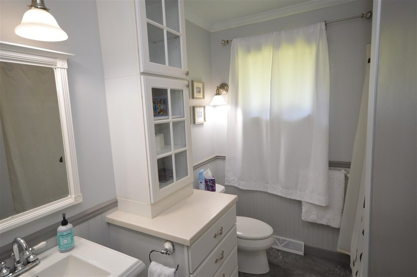 Presenting a spacious 3+ bedroom, 2 bathroom ranch home, ideally - photo 24