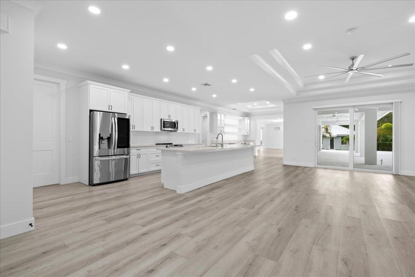 This beautiful home built in 2022 then massively upgraded in - photo 27