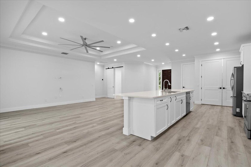 This beautiful home built in 2022 then massively upgraded in - photo 30