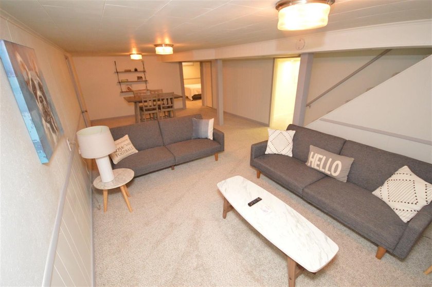 Presenting a spacious 3+ bedroom, 2 bathroom ranch home, ideally - photo 31