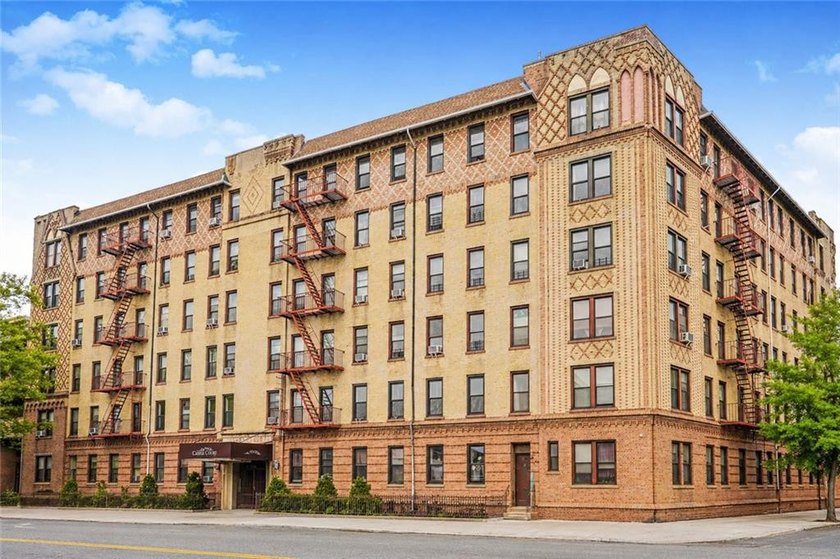 Prime Bay Ridge Brooklyn, 4th Floor, 1 Bedroom Co-op, Elevator - photo 3