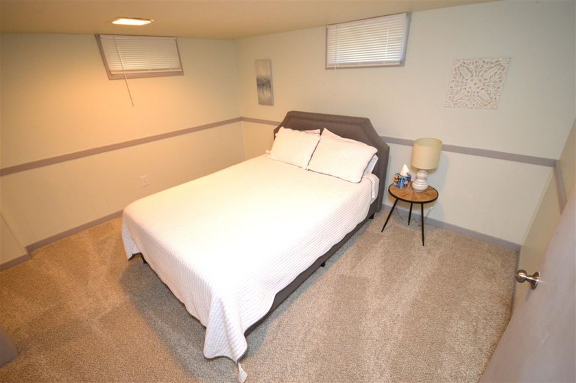 Presenting a spacious 3+ bedroom, 2 bathroom ranch home, ideally - photo 33