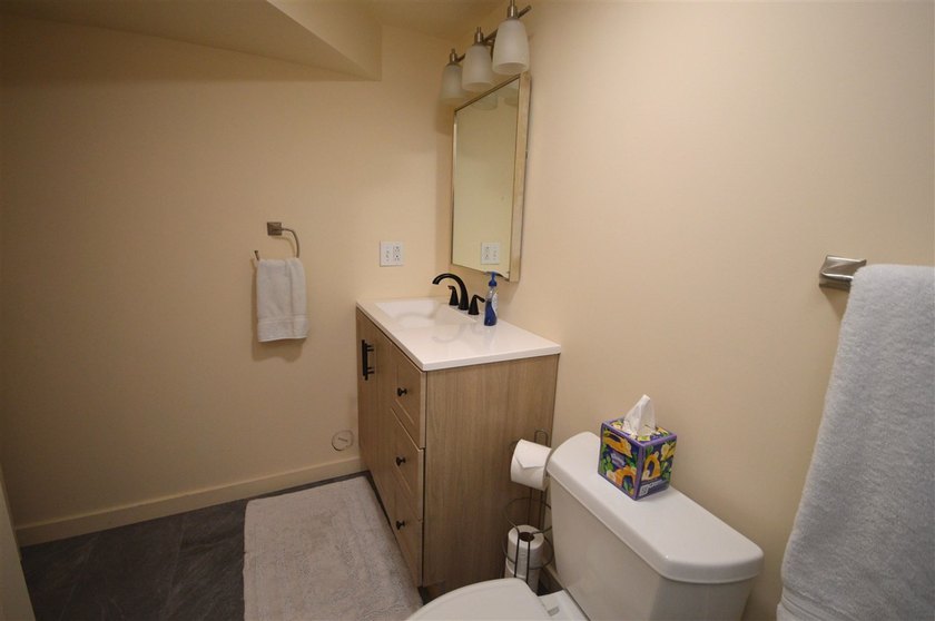 Presenting a spacious 3+ bedroom, 2 bathroom ranch home, ideally - photo 35