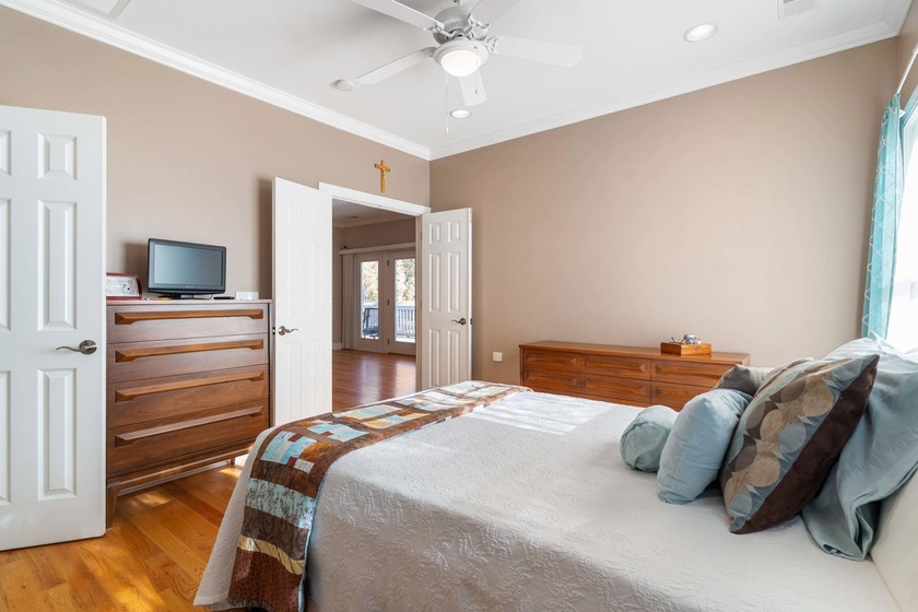 Experience refined living at 311 Katy Lane, perfectly positioned - photo 36