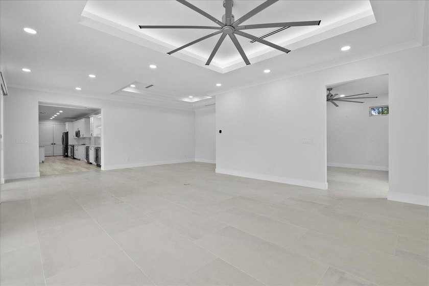 This beautiful home built in 2022 then massively upgraded in - photo 38