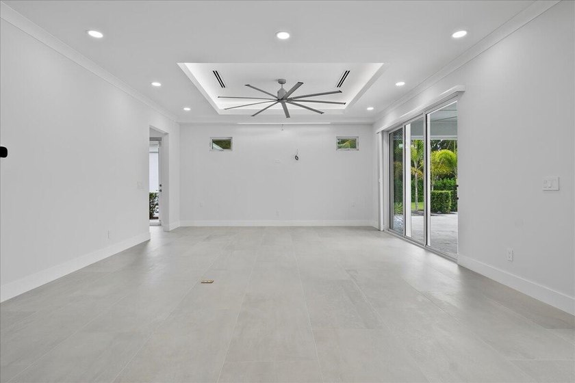 This beautiful home built in 2022 then massively upgraded in - photo 41