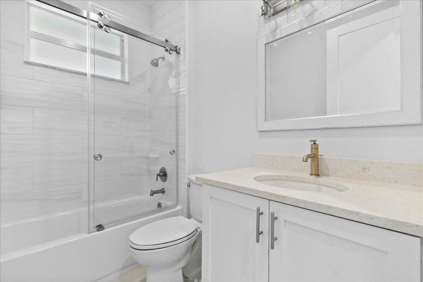 This beautiful home built in 2022 then massively upgraded in - photo 46