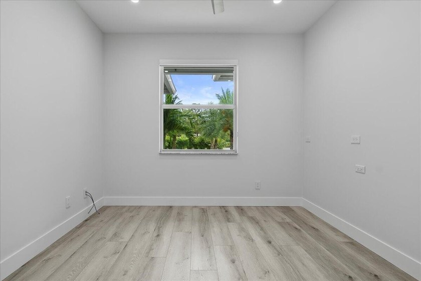 This beautiful home built in 2022 then massively upgraded in - photo 48