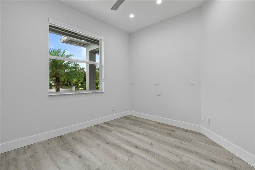 This beautiful home built in 2022 then massively upgraded in - photo 49