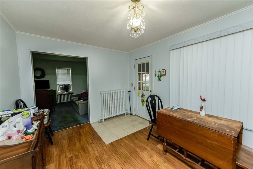 Welcome to 47 Chippendale Rd! This two bedroom home offers a - photo 8